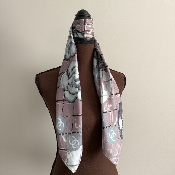 Chanel Scarf - Picture 16 of 16
